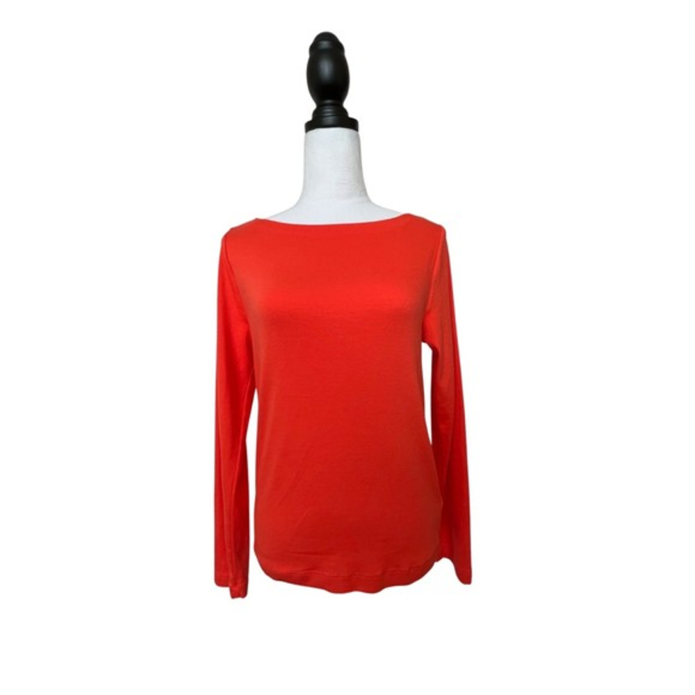 Orange‎ Gap shirt